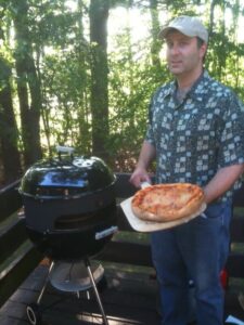 kettle pizza, weber pizza, grilling pizza